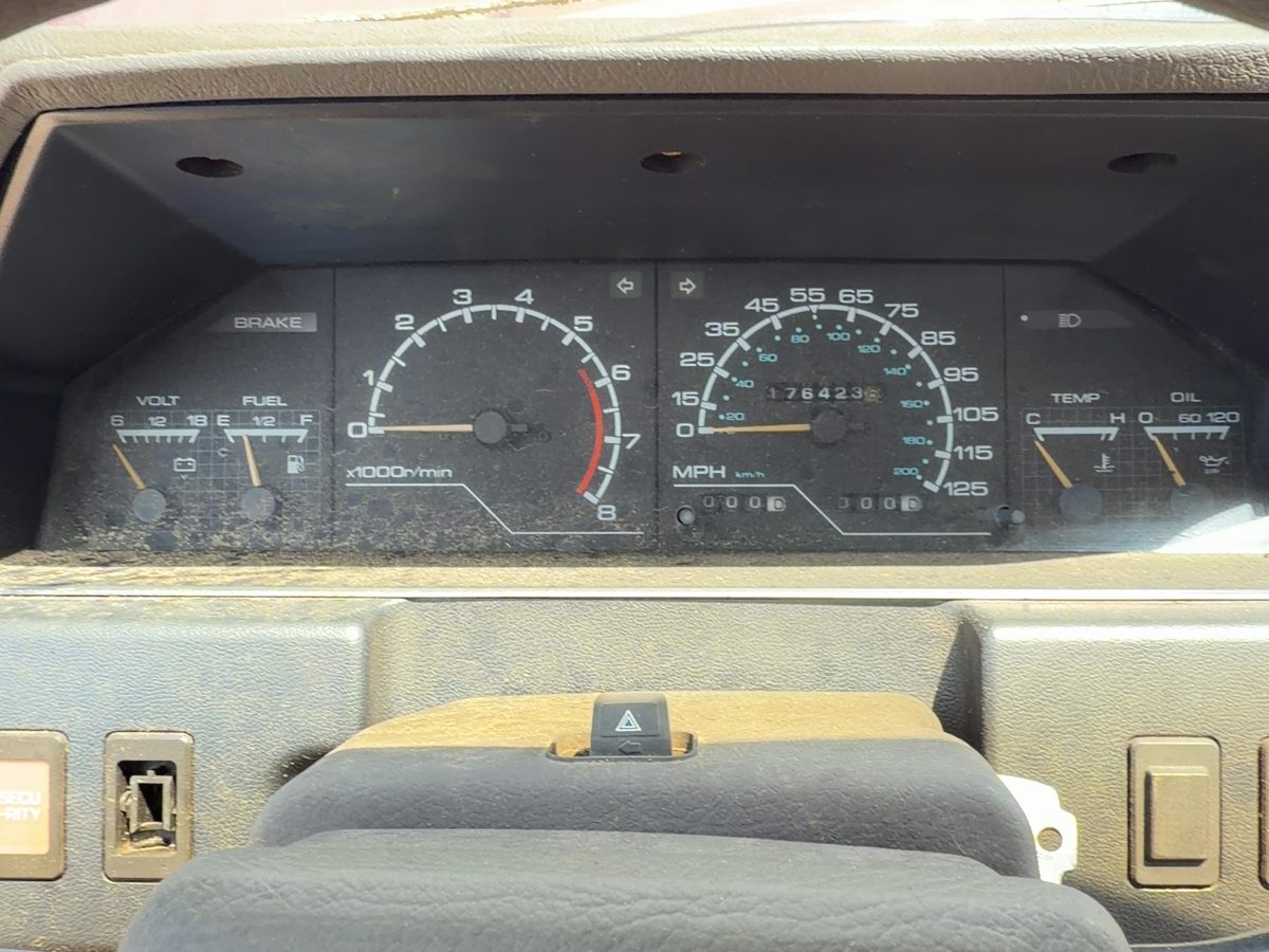 1987 Nissan Maxima Speedometer