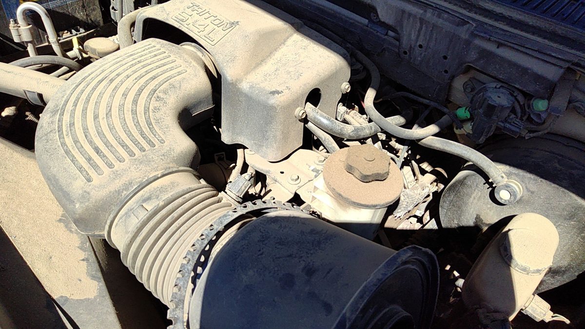 2001 Ford Expedition Driver Left Valve Cover Oem 5.4L