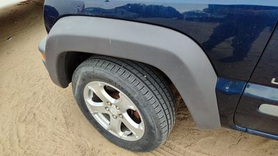 2002 Jeep Liberty Wheel Opening Moulding