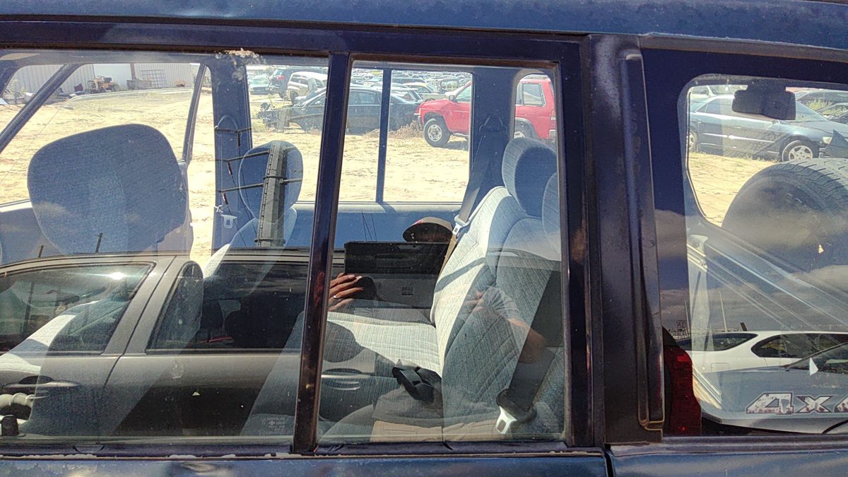 1991-98 Suzuki Sidekick Driver Left Rear Vent Window Back Door Glass With Frame
