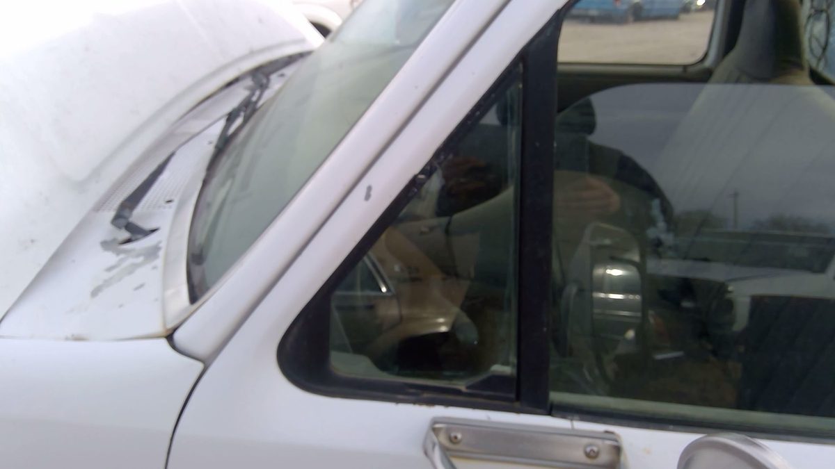 1992-1997 Ford F450 Driver Left Front Vent Window Small Door Glass With Frame