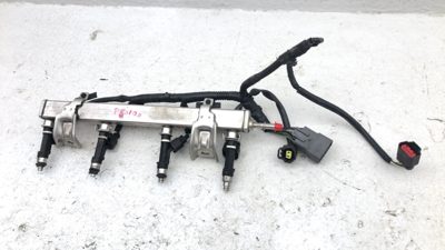2004-2005 Mazda 3 Complete Fuel Rail With Injectors Set Loaded Oem 2.3L