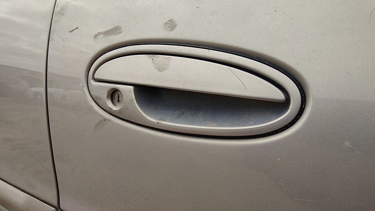 97-05 Chevy Malibu Passenger Right Front Outside Door Handle Oem 17u Silvermist