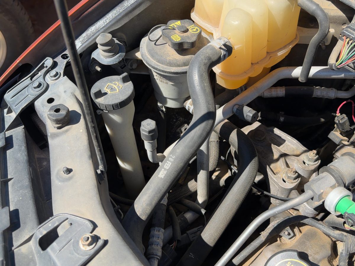 2006 Ford Escape Washer Bottle