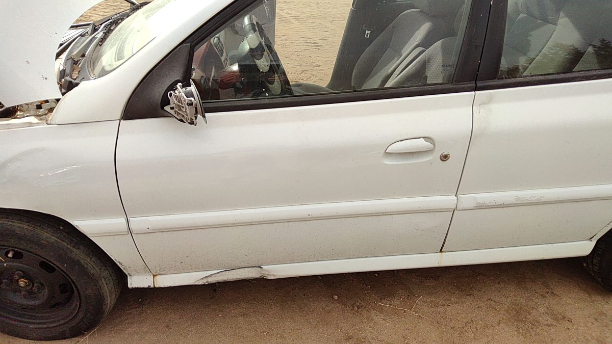 2002 Kia Rio Front Door
