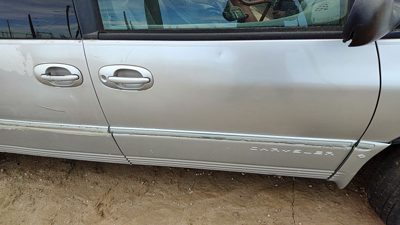 2000 Chrysler Town Cntry Front Door