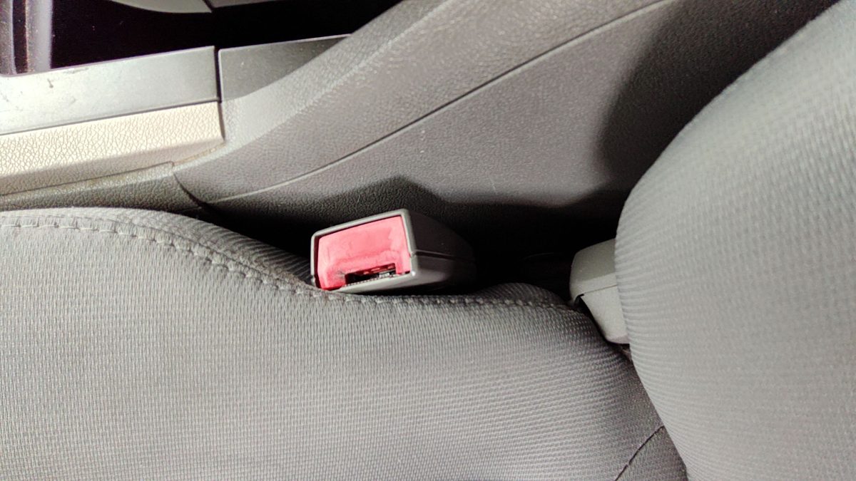 2010-2012 Chevy Traverse Driver Left Front Seat Belt Buckle Receiver Oem Gray