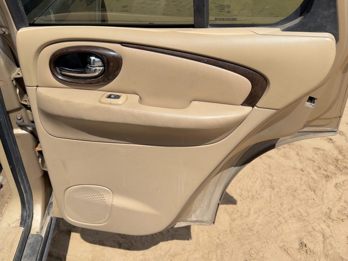 04 Buick Rainier Passenger Right Rear Door Trim Panel With Switches Back Tan 332