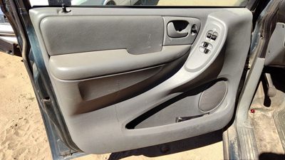 04-07 Caravan Driver Left Front Door Trim Panel With Master Switch Slate Gray D5