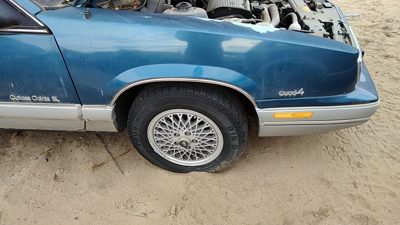 1989-1991 Olds Cutlass Calais Passenger Right Front Fender Oem Blue 22545032