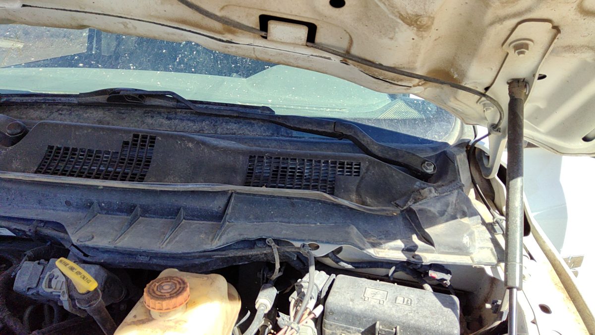 2011-2017 Dodge Ram 4500 Driver Left Windshield Wiper Arm Oem Blade 55277449Ab