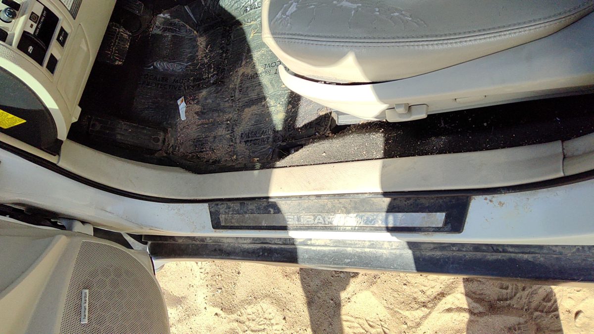 12 Legacy Outback Driver Left Lower Sill Step Moulding Trim Panel Wil Warm Ivory