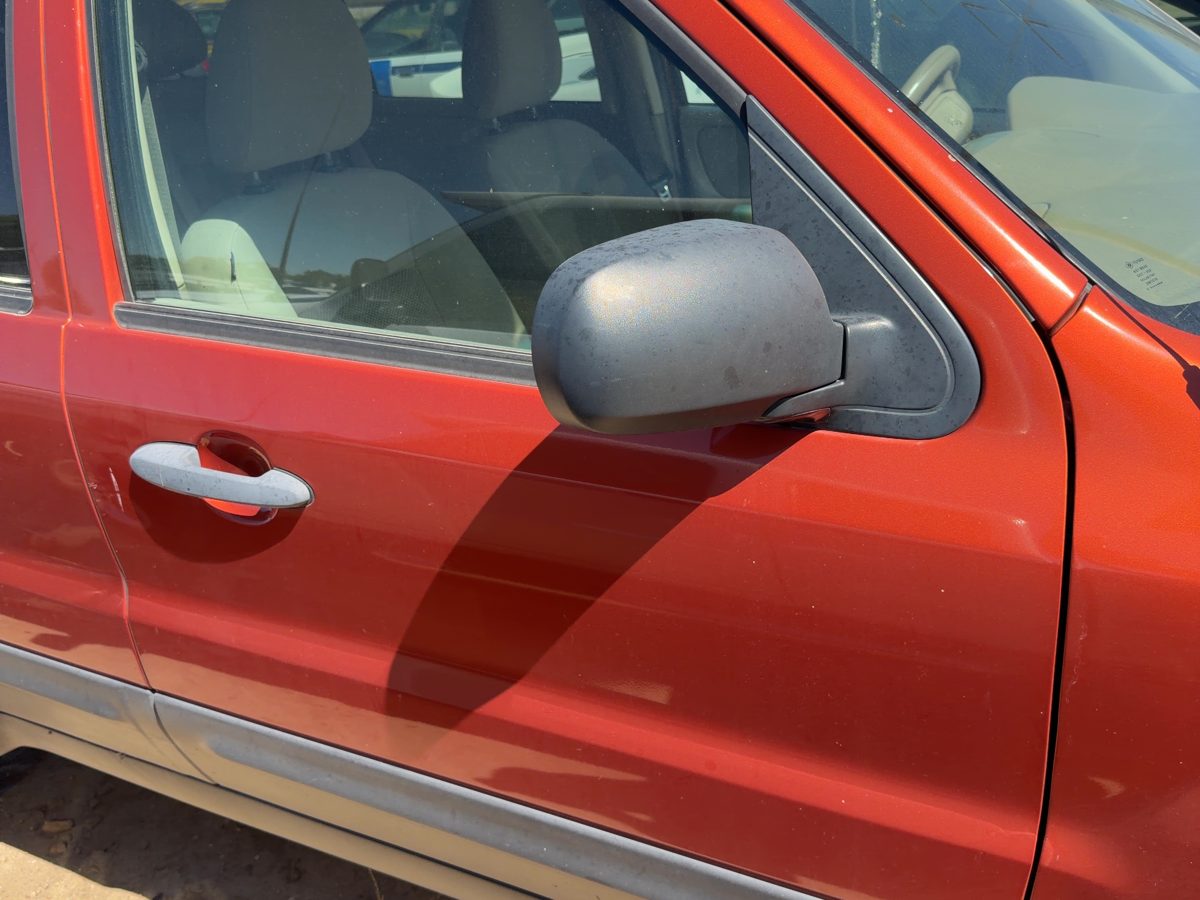 2006 Ford Escape Front Door