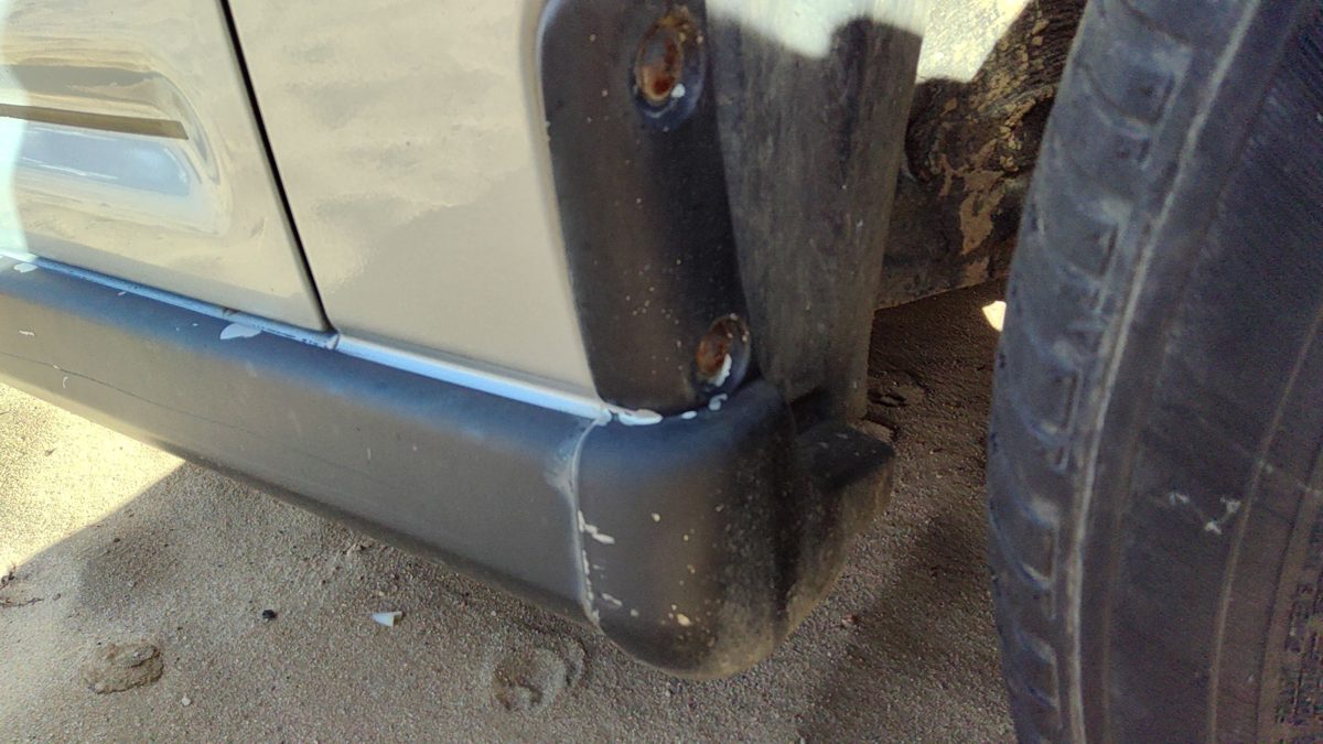 2004 Mitsubishi Eclipse Fender Moulding