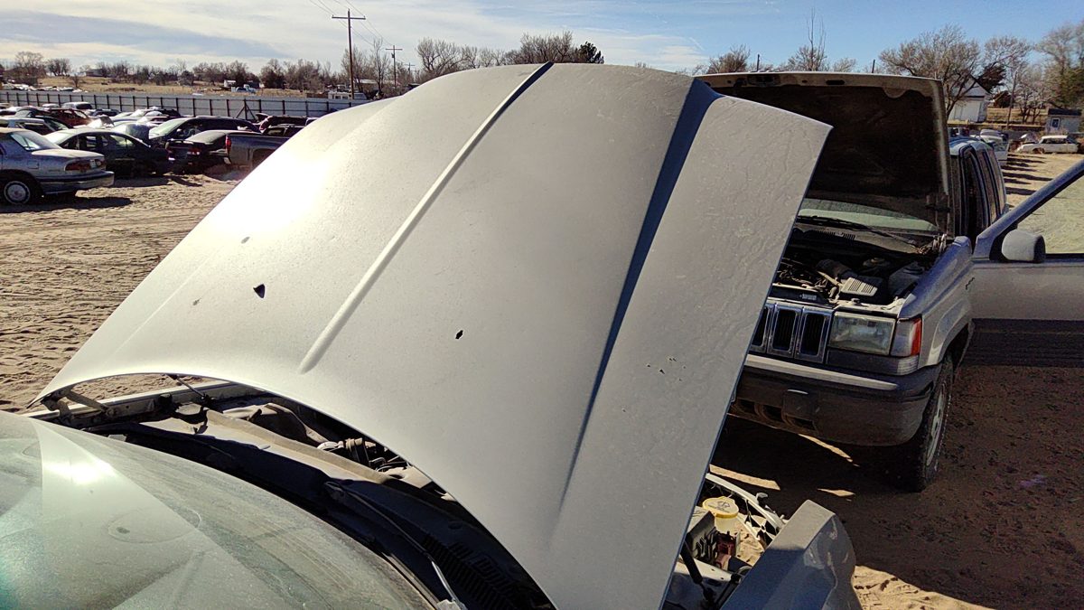 2006 Chrysler 300 Hood