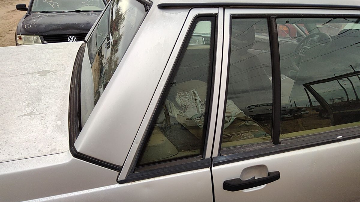 85-92 Volvo 740 Passenger Right Rear Quarter Glass Back Side Window Oem 13699236