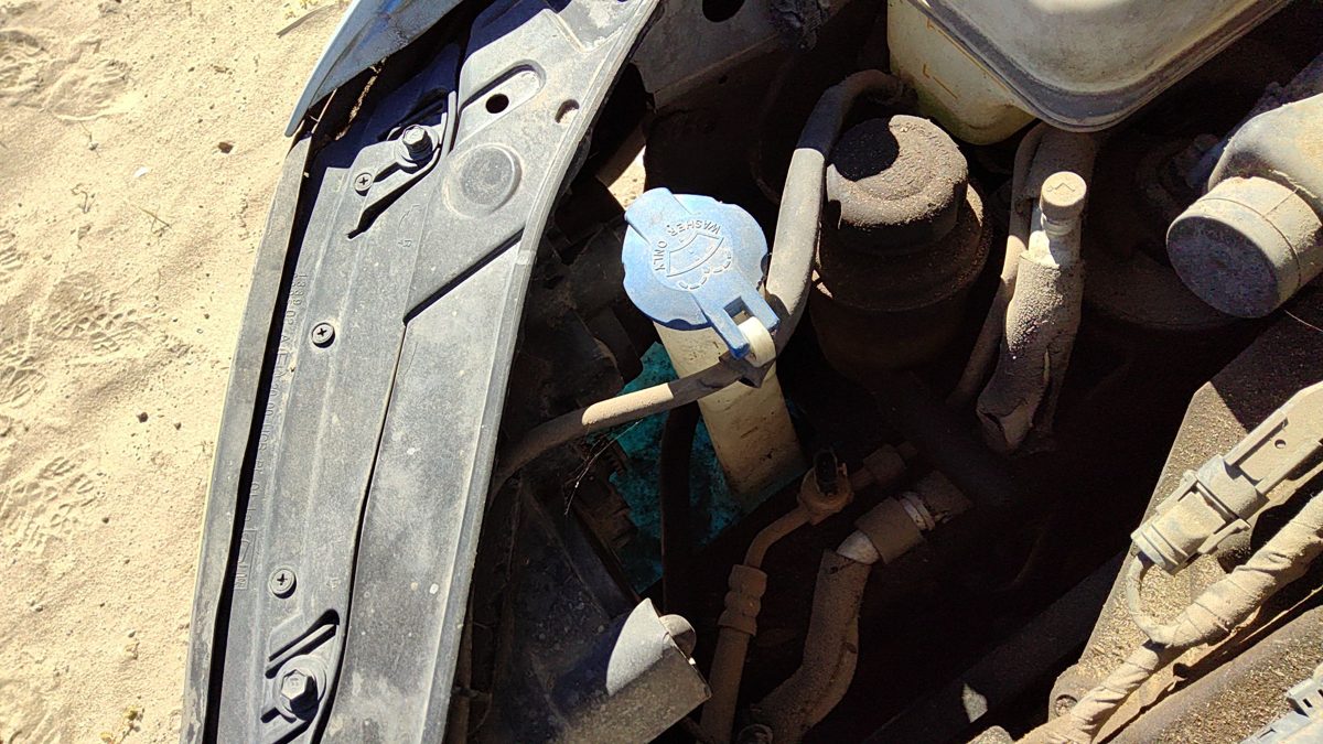 2006-2010 Hyundai Sonata Windshield Washer Fluid Reservoir With Pump Wiper Tank