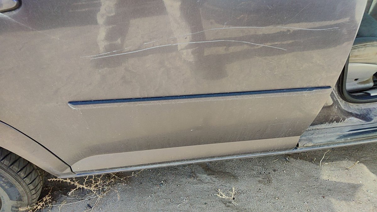 05-06 Cobalt Passenger Right Rear Moulding From Door Back Trim Strip Blue 84U