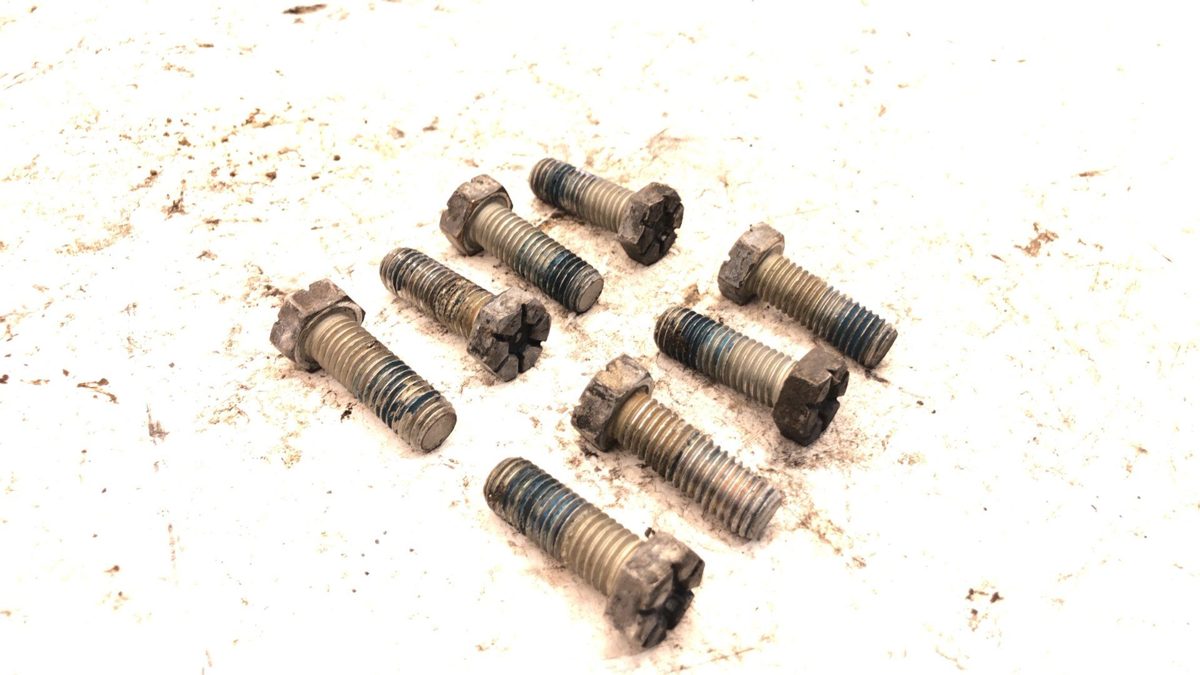 1999-2002 Ford F350 Super Duty AXLE TO HUB BOLTS Hardware Fact Rear Wheel Hub