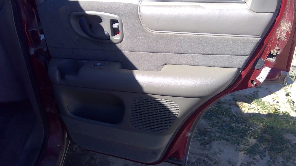 98-03 S10 Blazer Passenger Right Rear Inside Door Trim Panel Only Back Gray 92H