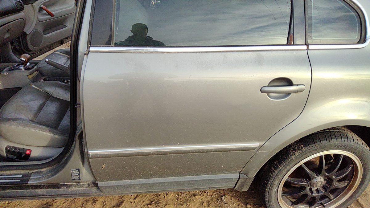 2002 Vw Passat Rear Door