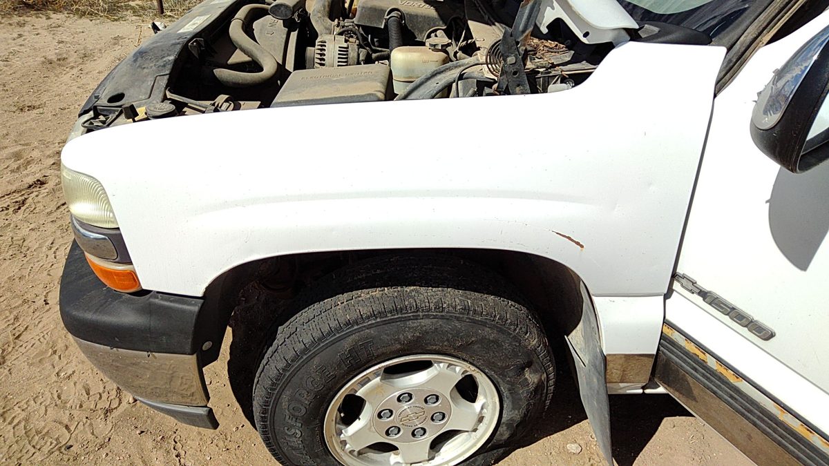 1999-2002 Chevy Silverado 1500 Driver Left Front Fender Oem White 50U 19168844