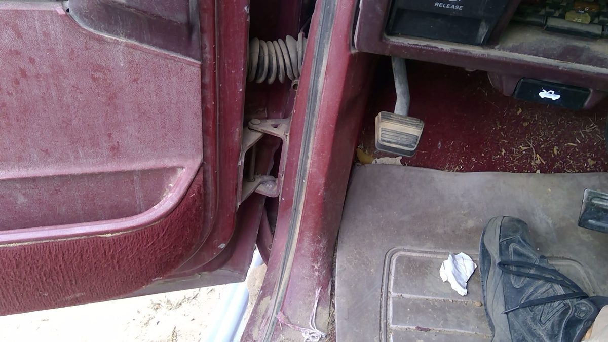 1988 Gmc Sierra 2500 Driver Left Lower Kick Trim Panel Oem Red