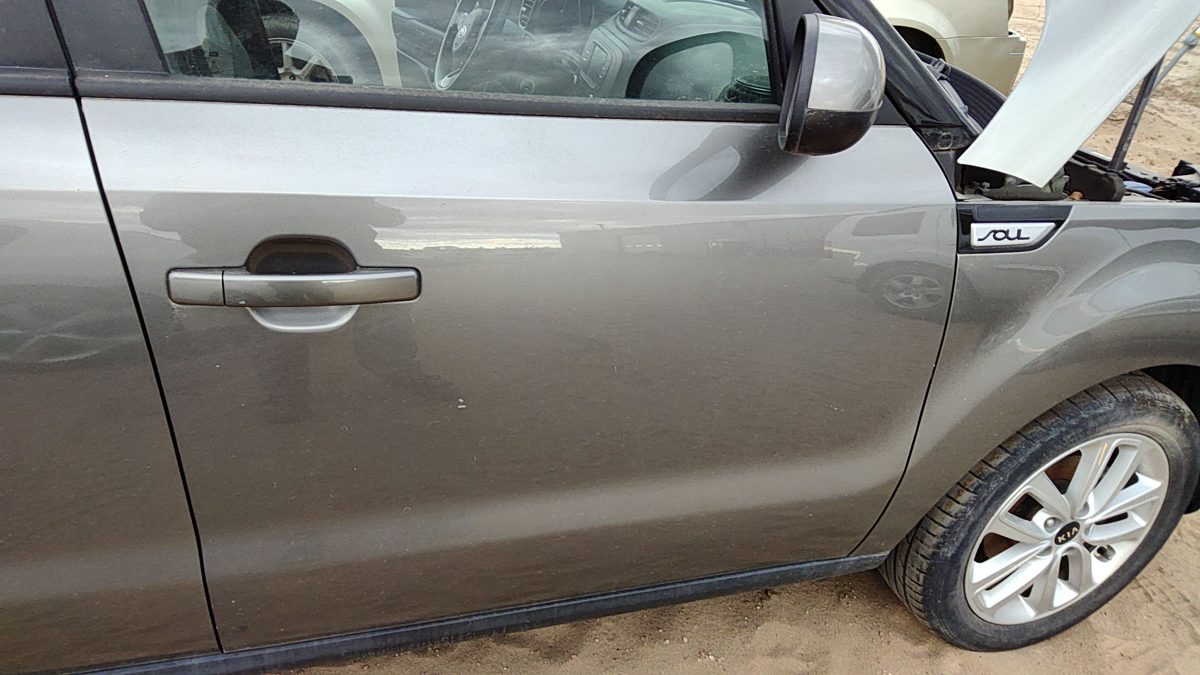 2017 Kia Soul Front Door