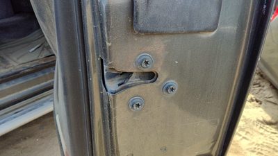 1999-2006 Gmc Sierra 2500 Passenger Right Front Door Latch With Rods/Cables Oem