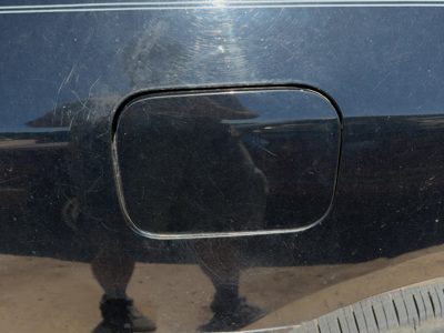 06-07 M35X Fuel Tank Door With Hinge Gas Lid Oem Filler Black Obsidian Kh3
