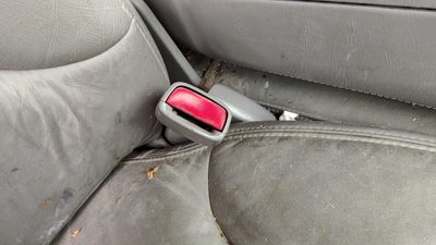 2000-05 Buick Park Ave Passenger Right Front Seat Belt Buckle Receiver Oem Gray