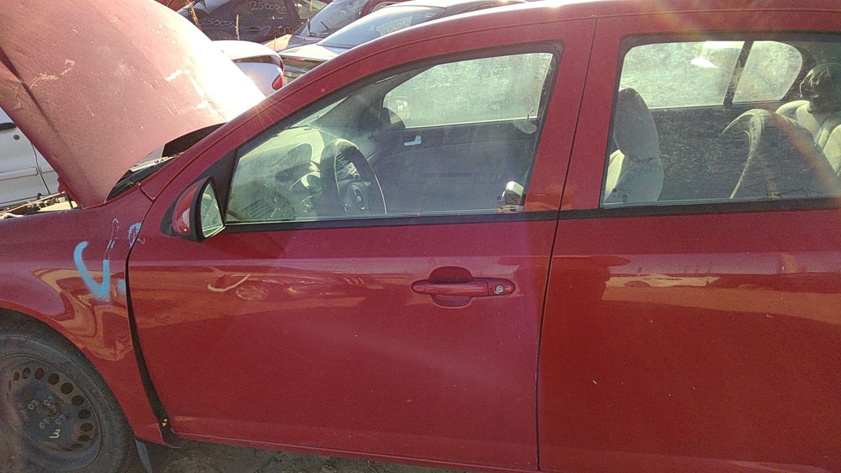 2007 Chevy Cobalt Front Door
