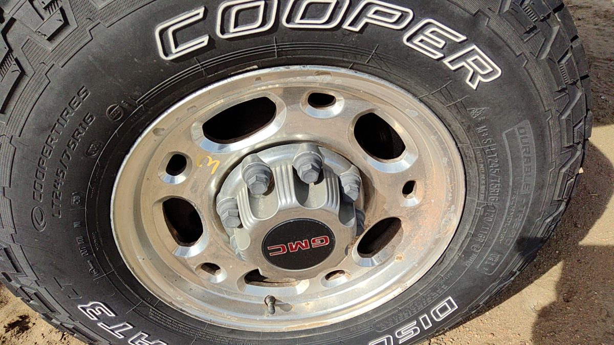 2001 Gmc Sierra 2500 Wheel