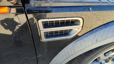 2005-09 Land Rover Lr3 Passenger Right Moulding From Fender Oem Grille Air Inlet