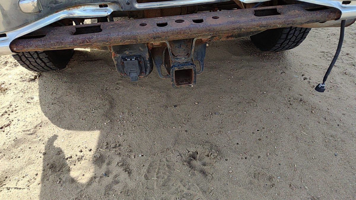 2001-2006 Gmc Sierra 2500 Trailer Receiver Hitch Factory Mount Oem 12497969