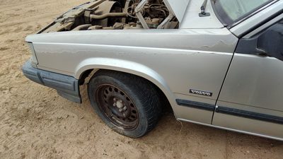 1991 Volvo 740 Fender