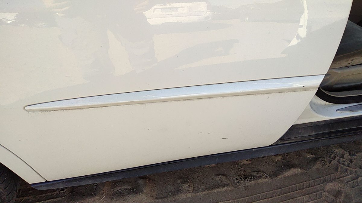 05-09 Lacrosse Passenger Right Rear Moulding From Door Back Trim Strip White 40U