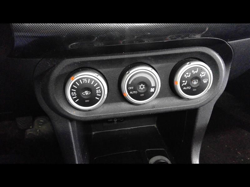2008-2012 Mitsubishi Lancer Temperature Control With Trim Surround Panel Oem
