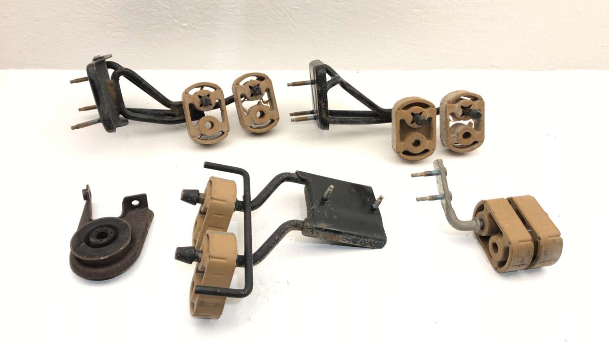 2015 Ford F250 Exhaust Hanger Isolator Bracket Set Oem 6.7L Powerstroke
