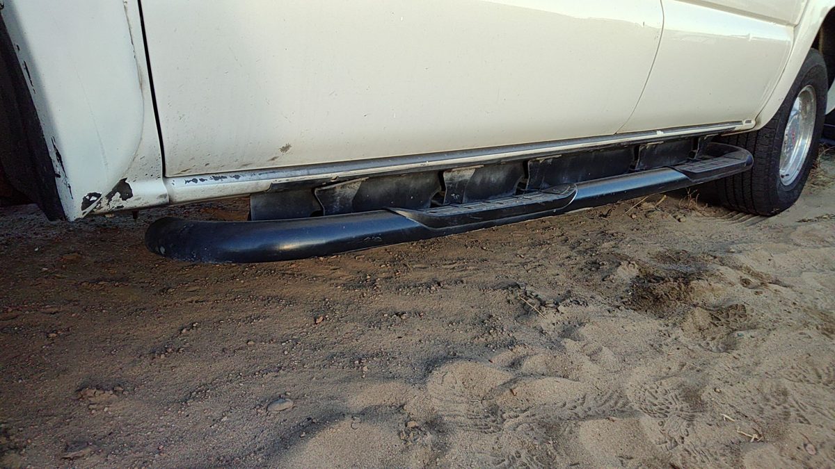 2001-2006 Chevy Suburban Passenger Right Running Board Side Step Z71 15766083