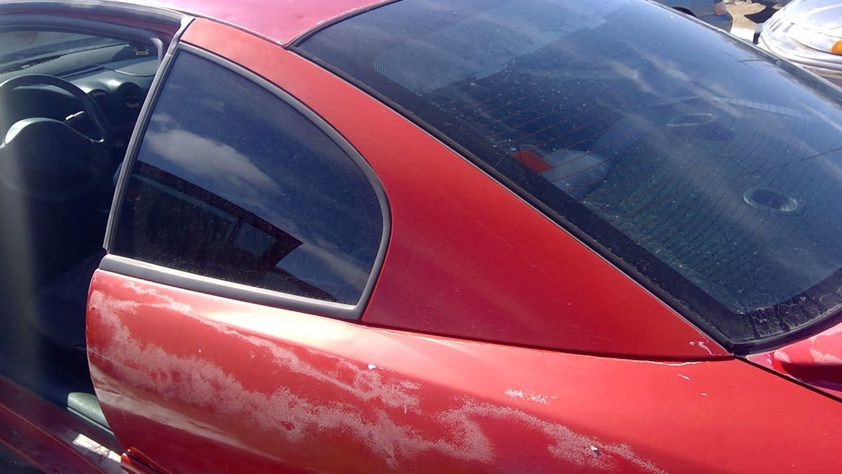 03 Sunfire Driver Left Rear Moulding On Quarter Panel Red 74U Upper Corner