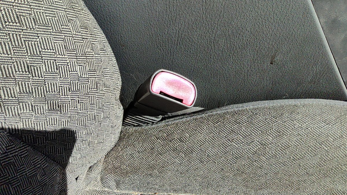 02-05 Ford Explorer Passenger Right Front Seat Belt Buckle Receiver Rt Graphite