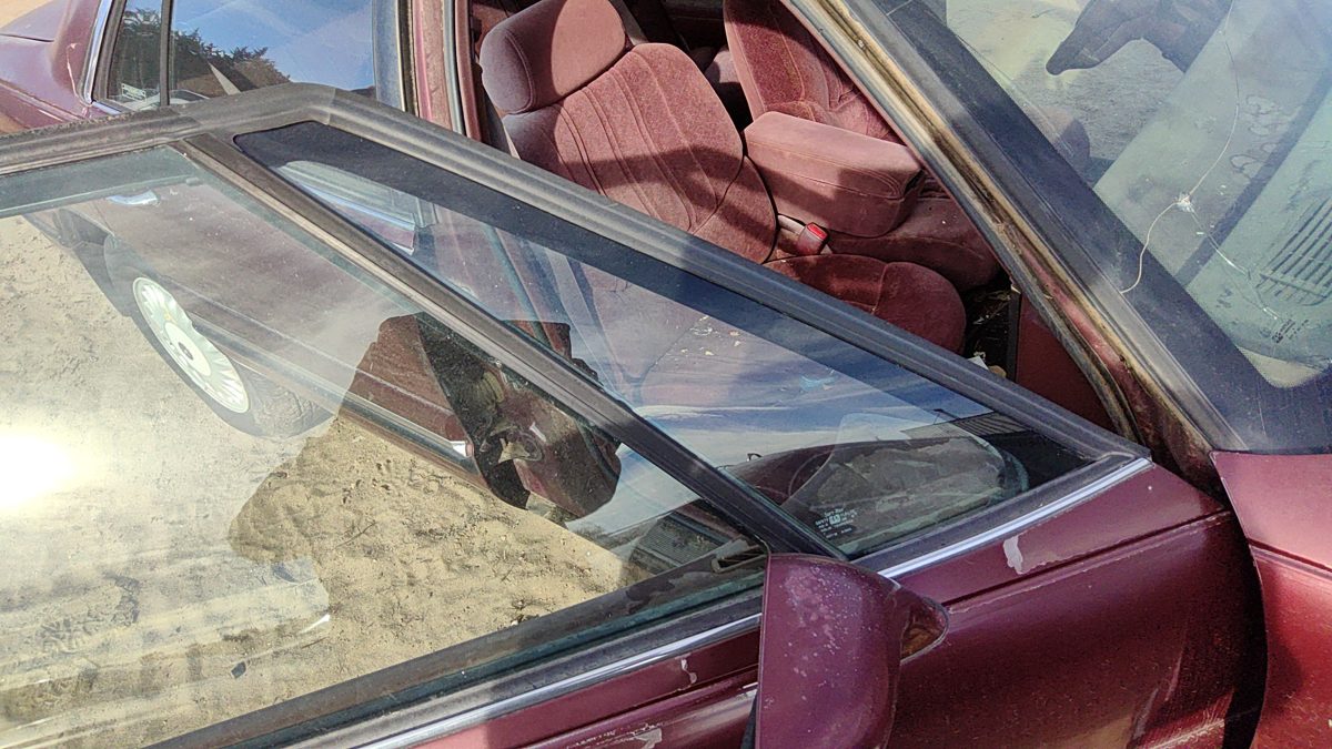 92-99 Lesabre Passenger Right Front Vent Window Small Door Glass With Frame
