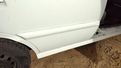 01-02 Rio Passenger Right Rear Moulding From Door Back Trim Strip Sedan White