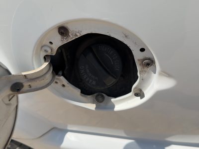 2001-2004 Chevy S10 Blazer Fuel Filler Neck Assembly With Gas Cap Oem 15191596