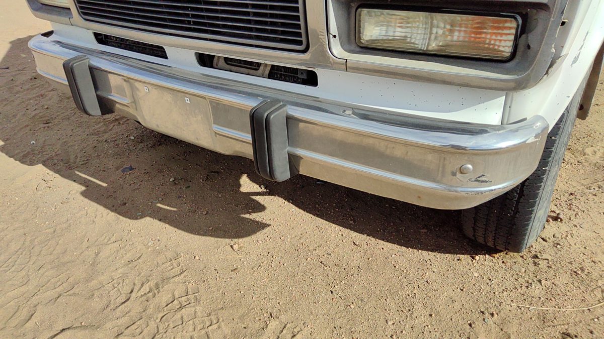 1992-1996 Gmc Van 3500 Front Bumper With Brackets Assembly Oem 15645294