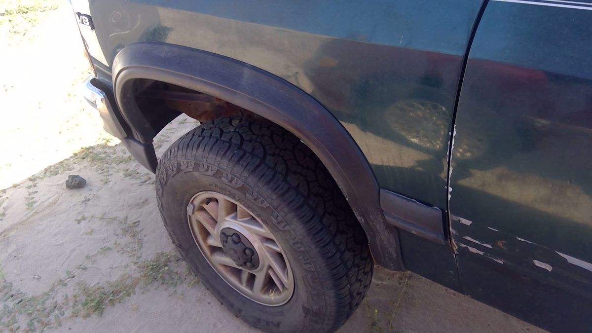 1993 Dodge Dakota Fender