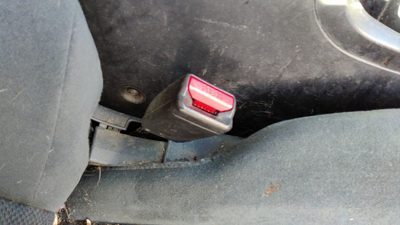 2004-2012 Mitsubishi Galant Passenger Right Front Seat Belt Buckle Receiver Gray