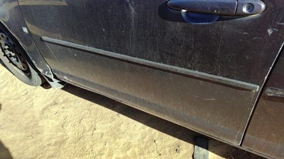 2005-2006 Chevy Cobalt Driver Left Front Moulding From Door Trim Strip Blue 84U