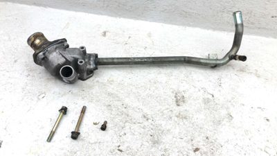 2004 Nissan Xterra Thermostat Housing Assembly Coolant Tube Pipe Elbow Bolts